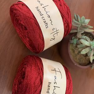MEIILIC YARN 밝은 빨간색 속이 빈 플랫 실 DIY 재료 2개, 100g 볼당 200G, 부드러운 다용도 보드 털실, 핸드 니팅, DIY 공예, DIY 코바늘 가방, 토트백, 스카프, 쿠션 등에 매우 적합