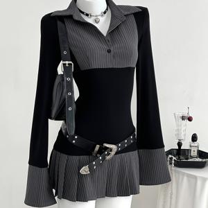 우아한 여성 슬림 숏 드레스, 핀스트라이프 탑, 순백색 허리, 플리츠 밑단, 롱 플레어 소매, 우아한 레트로 플리츠 드레스, 신학기에 적합, 패셔너블한 여성 블랙 앤 그레이 긴팔 미니 드레스, 넥라인 디자인