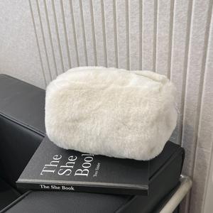 귀여운 플러시 화장품 수납 가방 | 나일론 메이크업 파우치, 여행 및 학생에게 이상적, 부드럽고 푹신함, 대용량, 겨울에 적합, 핑크 색상과 기타 색상으로 제공, 세탁 불가
