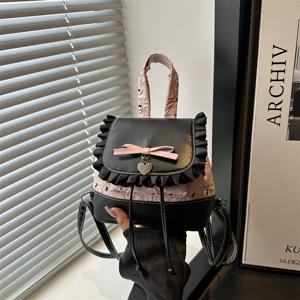 여성을 위한 스위트 보우 백팩, 트렌디한 인스타 스타일 패션 레이스 니치 숄더 토트 대용량 가방, 한국 스타일 다용도 캐주얼 여성용 백팩, 여학생을 위한 귀여운 핑크색 학교 및 통학용 백팩. 사진에 표시된 참은 전시용이며, 실제 제품에는 참이 포함되어 있지 않습니다
