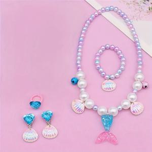 인어공주 소녀용 펜던트 목걸이, 팔찌, 귀걸이, 반지 주얼리 세트 5개입, 파란색 가방 포함. 소녀용 목걸이, 팔찌, 반지, 귀걸이가 포함된 인어공주 주얼리
