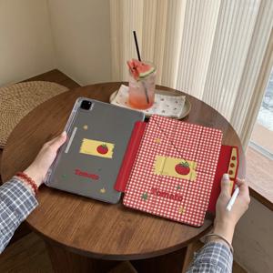 레드 체크 무늬 토마토 패턴 태블릿 케이스, Apple iPad 11세대에 적합, iPad 10세대 태블릿 케이스 (펜 슬롯 포함), , 낙하 방지, 내구성, 2026년 신형 Pro 11, 패셔너블 미니 7, 귀여운 Air 7/6, 구부러짐 방지 11인치 여성용 태블릿 케이스