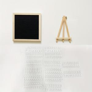 1개 20CM X 20CM 장식용 나무 메시지 보드, 홈 데코 펠트 칠판 (340개 교체 가능 문자, 생일, 결혼식, 기념일 디스플레이 칠판용 조절식 스탠드 포함), 크리스마스, 할로윈, 파티 장식, 포토 부스 소품