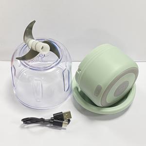 전동 미니 마늘 다지기, 휴대용 미니 식품 쵸퍼, 야채 깍둑썰기, USB 충전식, 450ml 용량, 5종 세트 소형 식품 가공기. 마늘, 퓨레, 양파, 허브, 채소, 생강, 주스 블렌딩 등 99가지 일상 재료 으깨기에 적합. 휴일을 위한 이상적인 선물 선택.