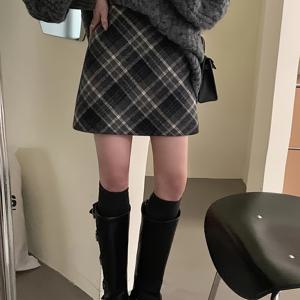 플래드 A라인 스커트, 뒷면 허리 지퍼, 다용도 가을/겨울 스타일, 노출 방지용 안감이 있는 반바지 모양 디자인