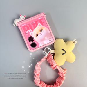 휴대폰 케이스 - 중앙 축 힌지 풀 랩 - 핑크 - 3D 핑크 고양이 + 핑크 체크 무늬 손목 스트랩 휴대폰 케이스 (Z Flip 7, Z Flip 7FE, Z Flip 6, Z Flip 5, Z Flip 4, Z Flip 3 호환)
