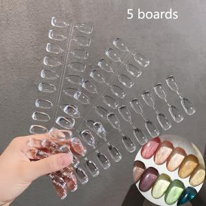5개 보드, 높은 투명도와 견고한 구조로 깨지기 어렵습니다. 네일 팁 템플릿, 평평한 바닥 투명 연습용 짧은 둥근 머리 사각형으로 작품을 전시하고, 네일 팁 연습에 적합하며, 특히 네일 살롱용으로 특화되었습니다.