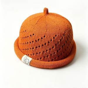 1개 니트 비니: 오픈워크 디자인, 스타일리시 롤드 브림, 사계절 착용, 남녀 공용 패셔너블 데일리 및 아웃도어 모자