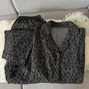 인스타 스타일 간편 스위트 프린트 파자마 세트 여성용 에너지 넘치는 패션 긴팔 및 바지 겉옷 홈 캐주얼 부드럽고 통기성 좋은 소재