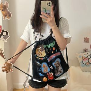 블랙 배경 고양이 우주 콜라주 
