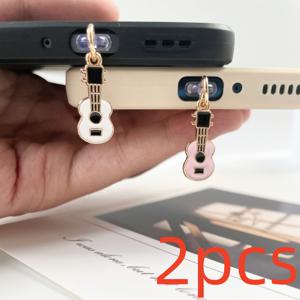 2개입 뮤지컬 기타 바이올린 USB-C 먼지 방지 스토퍼, 스마트폰 및 무선 이어폰용 범용 포트 커버, 생일 및 축제 선물로 적합