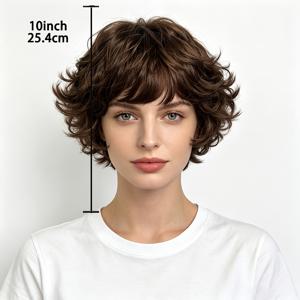 여성용 10인치 밤나무 갈색 푹신한 짧은 곱슬 가발, 아웃사이드 플립이 있는 프렌치 스타일 레이어드 사이드 스윕 밥 스타일, 자연스러운 데일리용 헤어피스. 가장 무도회, 휴일 파티에 적합, 모든 피부 톤의 사람들과 성인용