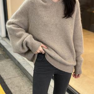 우아한 배트윙 슬리브 풀오버 – 부드러운 피부친화 원단, 긴소매 루즈핏 디자인, 가을 겨울 패셔너블 아우터/레이어링 피스, 캐주얼~포멀 다용도