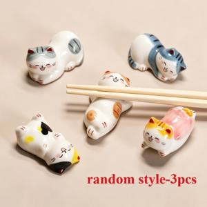 3개 랜덤 스타일 귀여운 고양이 세라믹 젓가락 받침, 젓가락 스푼 포크용 테이블 장식품 홀더, 식탁 액세서리, 미니 도자기 테이블 상판 장식품, 가정용 주방 식기 스탠드, 가정 식당 저녁 식사용 테이블 세팅 장식
