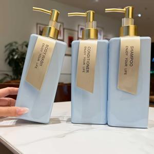 골든 푸시식 펌프 헤드 누수 방지 클립 포함 3개 세트 500ml/16oz 블루 플랫 스퀘어 샴푸 바디워시 로션 디스펜서 병, 목욕유 에센셜 오일 휴대용 케어 세트, 골든 리본 플라스틱 병