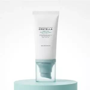 SKIN1004 마다가스카르 센텔라 히알루-시카 워터핏 선 세럼 50ml
