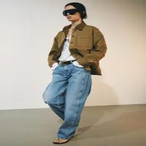 ZARA ZW 컬렉션 미드라이즈 커브드 스트레이트 진 - 미디움 블루 9632/273/427