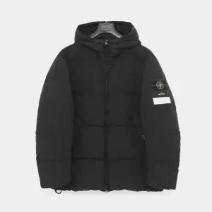 스톤아일랜드 26FW 와펜로고 클링클랩스 후드 패딩 남성 자켓 L2S154100037 S0A23 V00291401384
