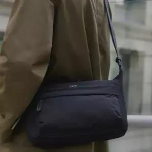 [AK분당점] [헤지스] [HATCH-BAG]블랙 나일론 크로스백 HJBA5F340BK