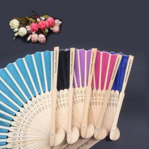 30 개/몫 사용자 정의 접는 팬 개인화 된 신부 & 신랑의 이름 및 날짜 실크 웨딩 댄스 핸드 선물 상자 파