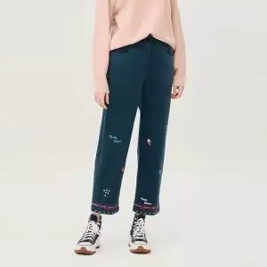 매장정품 BENETTON 베네통 크런키 밑단 자수 팬츠 BAPTA6561 BAPTA6561-ICH 2034224