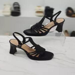 [한슈]스퀘어토 가죽 격자 위빙 스트랩 샌들 10cm(앞 2cm) HS948125-17il