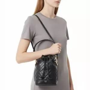 펜디 MUST IT_ 26SS Mon Tresor leather mini bag 8BS093 ANWT F0KUR) 몬트레조 레더 미니 백)