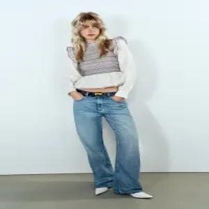 ZARA 자라 스모킹 자수 블라우스 - 화이트 8741/240/250