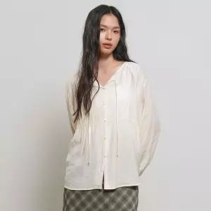 제너럴아이디어 WOMAN 루즈핏 래글런 핀턱 블라우스 IVORY / GF2LBL514 132306
