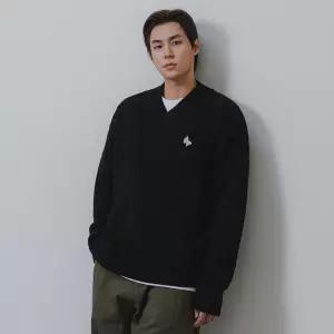 바켄 포인트 로고 펜던트 브이넥 케이블 니트 BK8941_블랙 - MULTI 115760