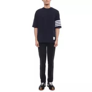 [롯데백화점]톰브라운 26FW 남성 사선 스트라이프 반팔티셔츠 MJS168G 07862 415 26F