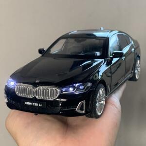1:24 BMW 530LI 리무진 합금 Diecast 모델 자동차 유행 장식품 어린이 장난감 소리 및 가벼운 휴일 선물 친