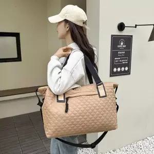 가벼운무게 넉넉한수납력 퀼팅디테일 데일리 보스턴백 보스턴백 트레이닝더플백