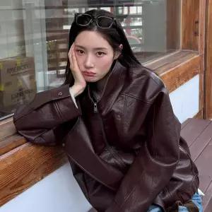 [롯데백화점]온앤온 하이넥 포켓 레더 점퍼 NEL6XM206_6I