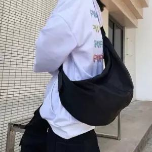 크로와상백 빅반달크로스백 반달백 슬링백 숄더백