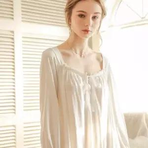 긴팔 리본 팔목 여신 잠옷 부드러운 원피스 소매 롱 터치감 넥 여유핏 화이트 셔링 끝단
