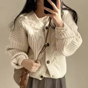 데일리룩 LND 포근한 푸딩 니트 가디건 여성 루즈핏 브이넥 꽈배기 겨울 가을 봄