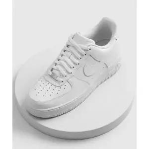 NIKE 에어 포스 1 07 M - 화이트 / CW2288-111