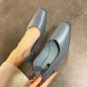 가을 외출룩 여자 아영 예쁜 신발 페미닌룩 구두 굽힐