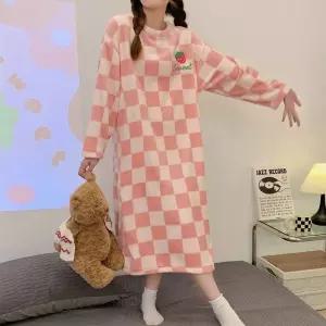 겨울 딸기 원피스 수면 잠옷 파자마 기본 기장 보온 원단 차단 체크 터치 패치 패턴 극세사