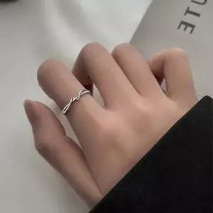 [옷자락]옷자락 미니멀 샤인 센스 유광 웨이브 반지 레이어드