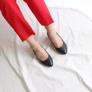 여성 데일리 블랙 면접 정장 미들힐 구두