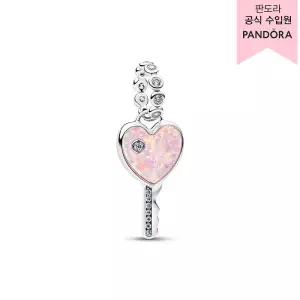 [롯데백화점]판도라 [백화점 보증서 제공] 오팔러센트 하트 키 댕글 참 794427C01