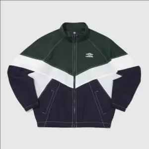 엄브로 크리스피 타슬란 긴팔 바람막이 자켓 / DARK CHARCOAL UR324CJK91