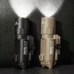 X300 LED 스카우트 라이트 권총용 20mm 레일 에어소프트 헌팅