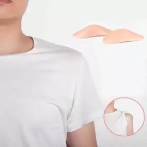자심감 있는 남자 어깨 라인 티 안나는 실리콘 어깨뽕