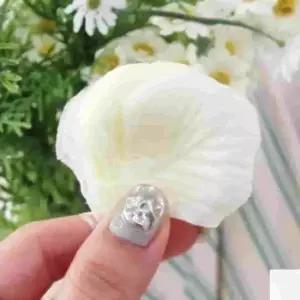 홈파티 꽃잎 컨페티 아이보리 100장 브라이덜샤워소품 웨딩촬영소품 셀프웨딩촬영