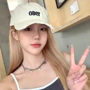 줄리아 크림 캡모자형 긴생머리 가발 직모 모자 패션 생머리 가발