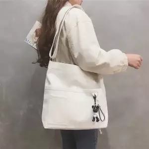 차밍키튼 고급 곰돌이 키링 데일리 에코백 캔버스 가방 크로스 백 여성 대학생 MZ 데이트 패션