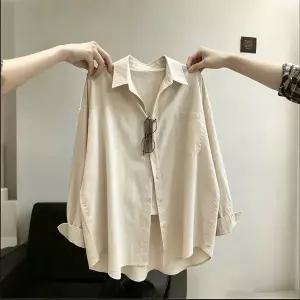 여름 여성 루즈핏 캐주얼 트렌디한 미디 셔츠 스타일 슬림 롱 긴팔 자외선 차단 아우터 스냅핏 기품 심플
